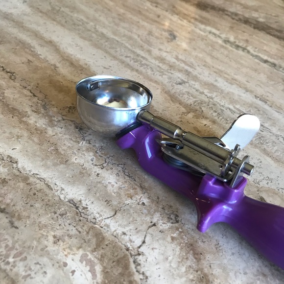 Vollrath 3/4 oz Stainless Steel Disher - Size 40 (Cookie Scoop) - Picture 3 of 7